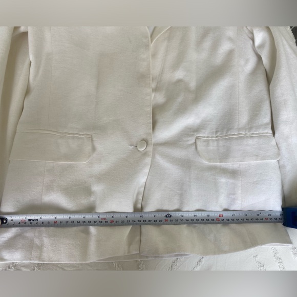 White Abercrombie blazer - Picture 5 of 5